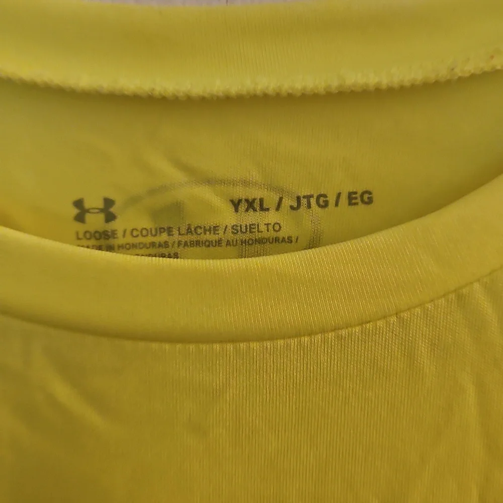 YXL (18/20)Under Armour Boys‎ Neon Yellow Tee
